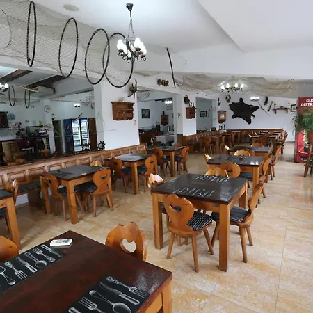 Отель Pensiunea Casa Pescarului 3*